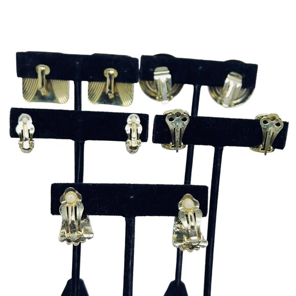 Vintage Lot of 5 Gold Tone Clip On Earrings (5487) - Picture 6 of 6